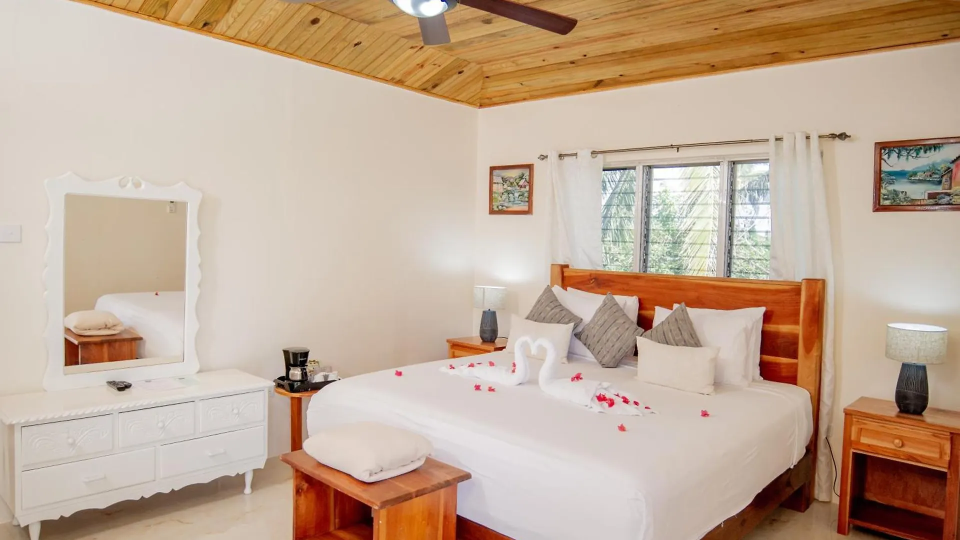 Beyond Sunset Resort & Villas Пляж Сокровищ 4*,