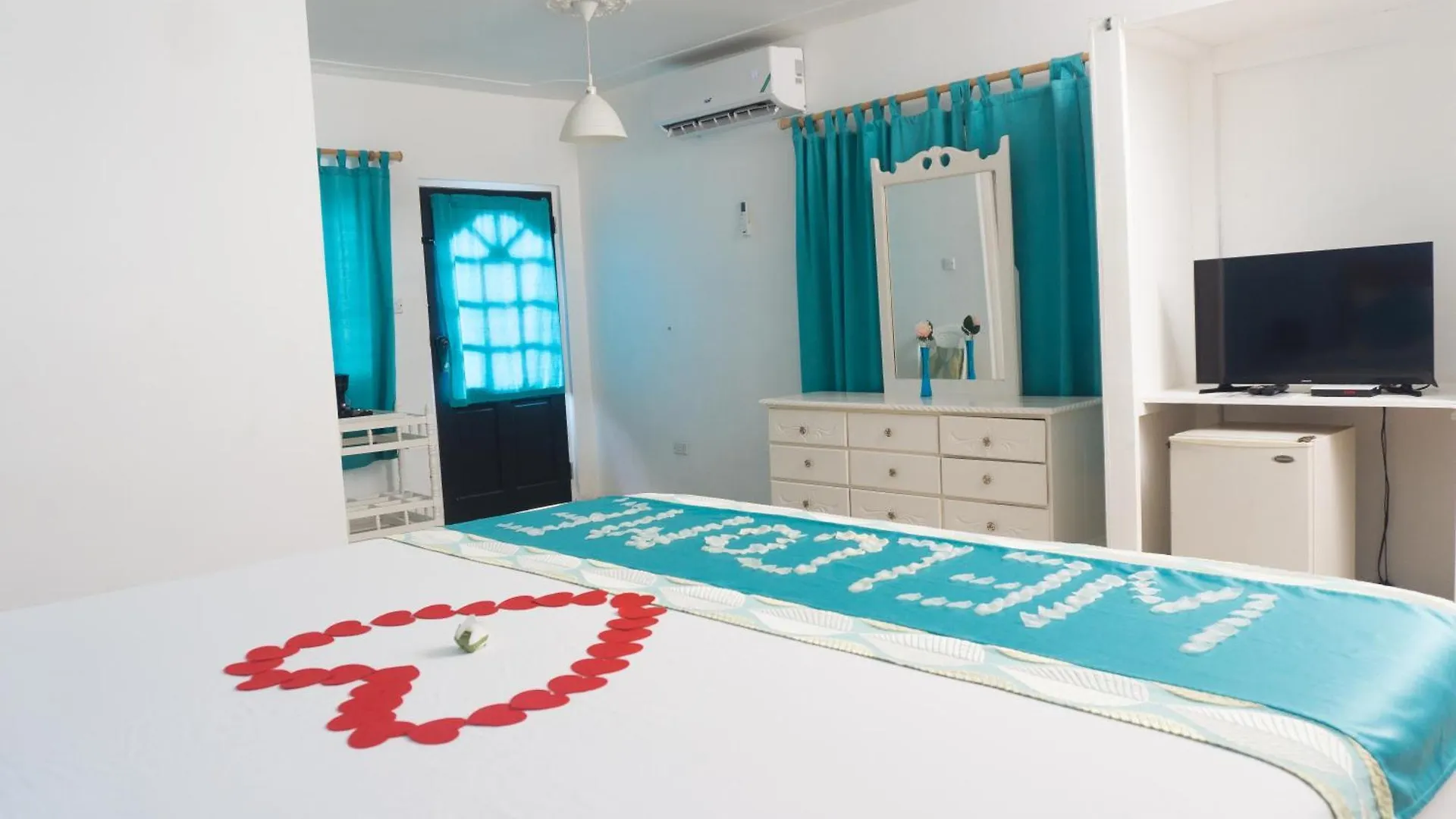 Beyond Sunset Resort & Villas Пляж Сокровищ 4*,  Ямайка