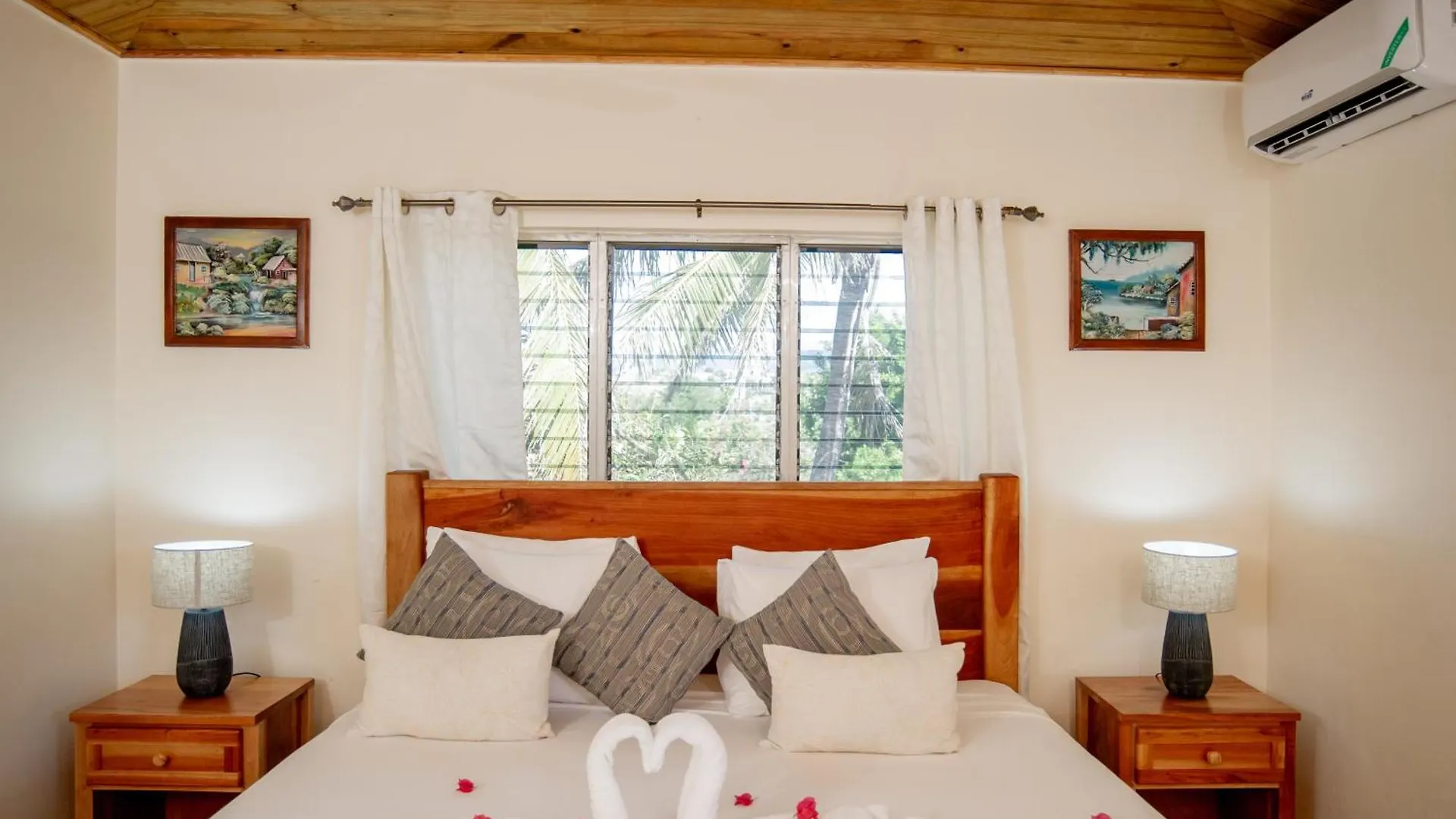 Beyond Sunset Resort & Villas Пляж Сокровищ