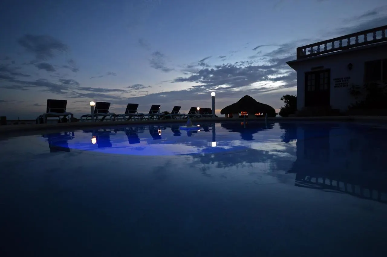 Beyond Sunset Resort & Villas Пляж Сокровищ